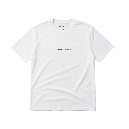 Amach Anocht Tee- White / Black